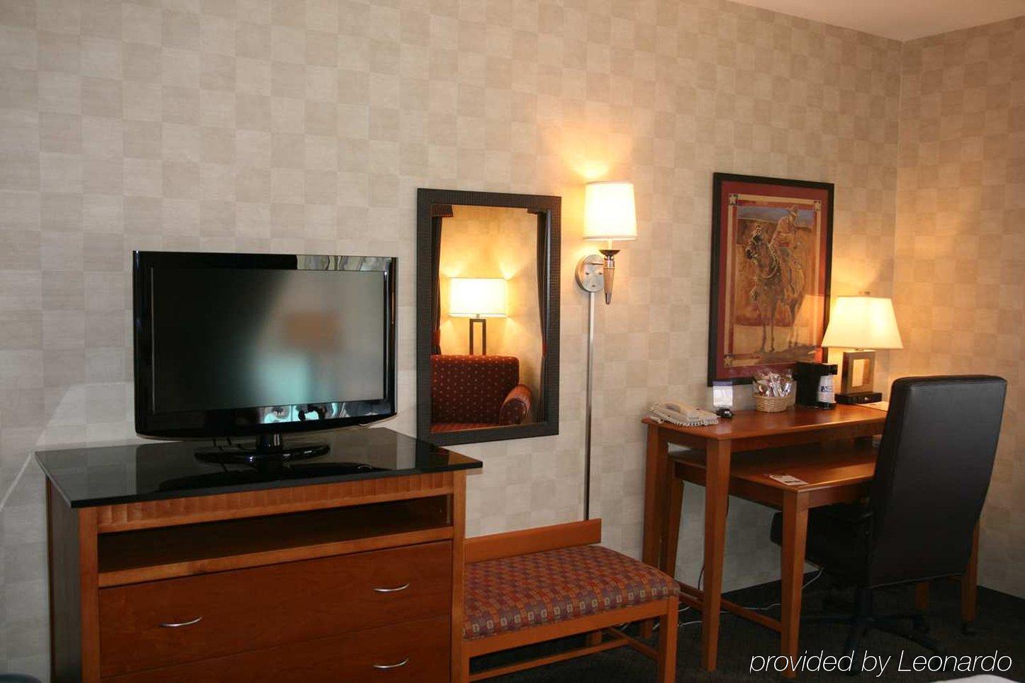 Hampton Inn Гранд Джанкшен Номер фото