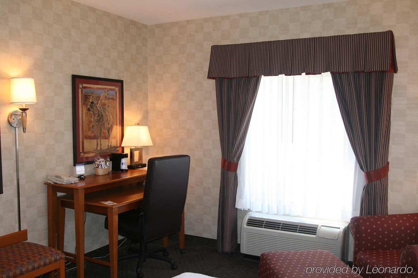 Hampton Inn Гранд Джанкшен Номер фото